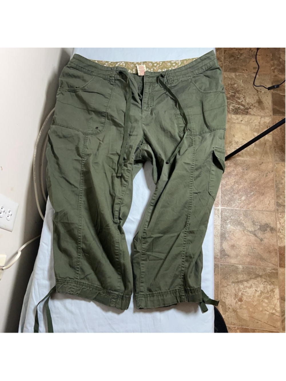 Faded Glory Capri Pants Womens 18W Green Twill Drawstring Relaxed Fit Casual